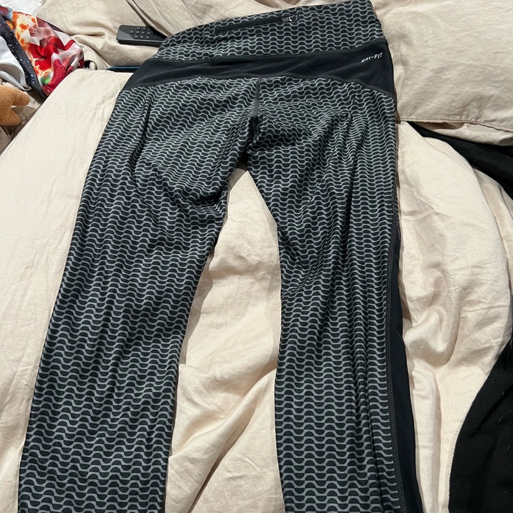 Nike dri fit capris